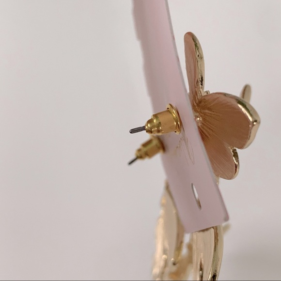 Fun gold butterfly dangle earrings - Picture 2 of 2